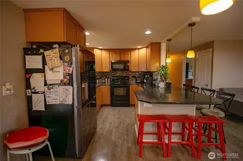 Kitchen - 151 Valley View Dr, Sequim, WA 98382 photo 2 of 3