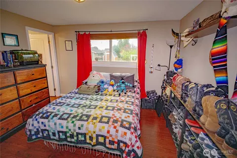Bedroom - 151 Valley View Dr, Sequim, WA 98382 photo 1 of 3