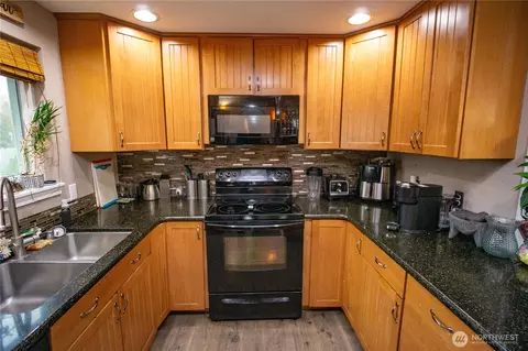 Kitchen - 151 Valley View Dr, Sequim, WA 98382 photo 3 of 3