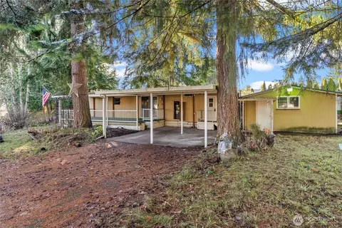 13405 Cedar Ct E, Bonney Lake, WA 98391