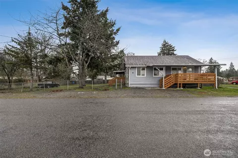 17403 Spanaway Ln E, Spanaway, WA 98387