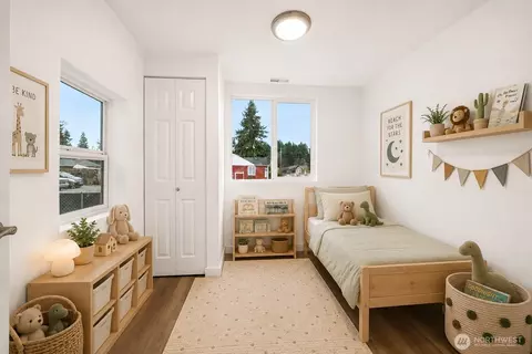 Bedroom - 17403 Spanaway Ln E, Spanaway, WA 98387 photo 2 of 5