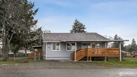 17403 Spanaway Ln E, Spanaway, WA 98387