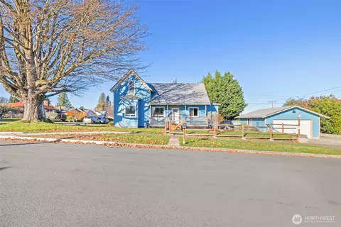 233 E 10th St, Port Angeles, WA 98362