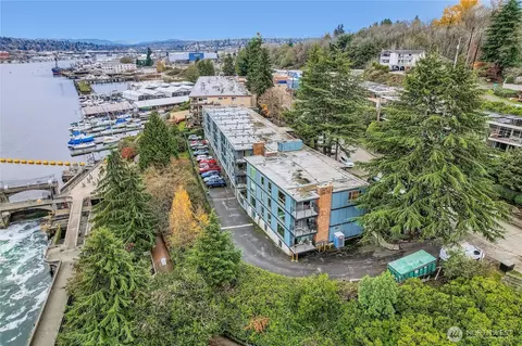 3200 W Commodore Way #206, Seattle, WA 98199