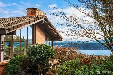 220 171st Pl NE, Bellevue, WA 98008