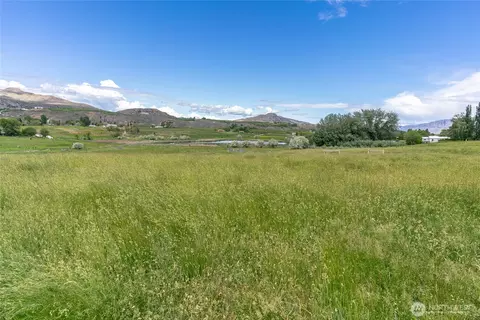 1 Aeneas Valley Rd, Tonasket, WA 98855