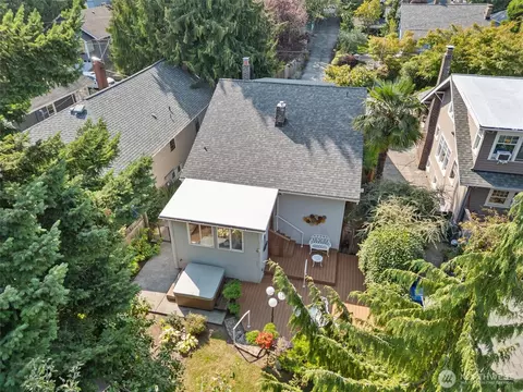 4618 1st Ave NE, Seattle, WA 98105