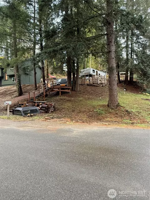 231 NE Barbara Ln, Belfair, WA 98528