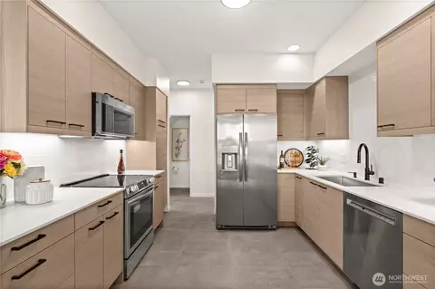 Kitchen - 23202 Fitzgerald Rd #2, Bothell, WA 98021 photo 2 of 3