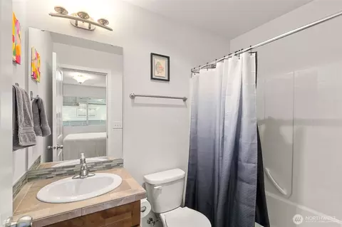 Bath - 11024 20th Dr SE, Everett, WA 98208 photo 1 of 1