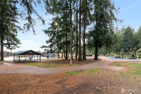 Exterior - 11024 20th Dr SE, Everett, WA 98208 photo 6 of 7
