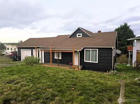 1811 E 3rd St, Port Angeles, WA 98362