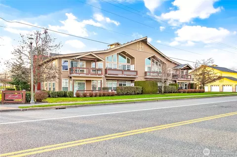 300 Homestead Blvd S #104, Lynden, WA 98264