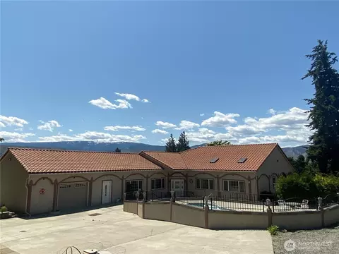 1055 N Jackson Ave, East Wenatchee, WA 98802