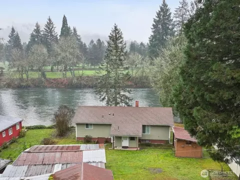 718 NE Cottonwood Dr, Woodland, WA 98674