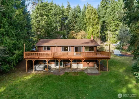 155 Blueberry Hill Rd, Port Ludlow, WA 98365