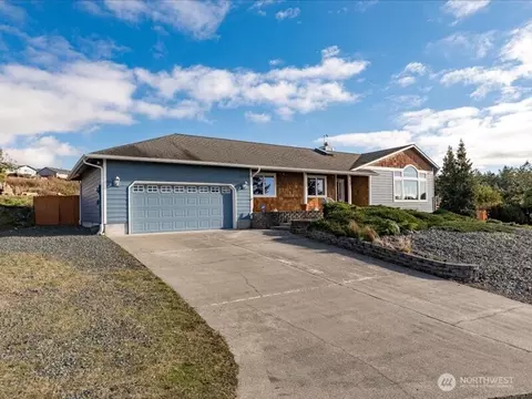 670 El Prado Ave, Coupeville, WA 98239