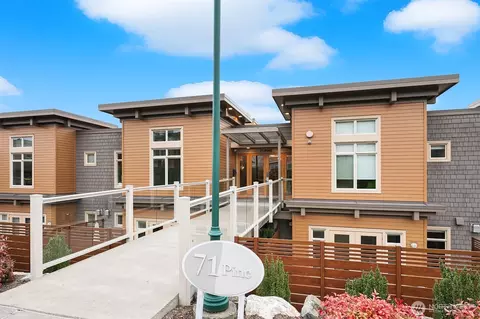 71 Pine St #302, Edmonds, WA 98020