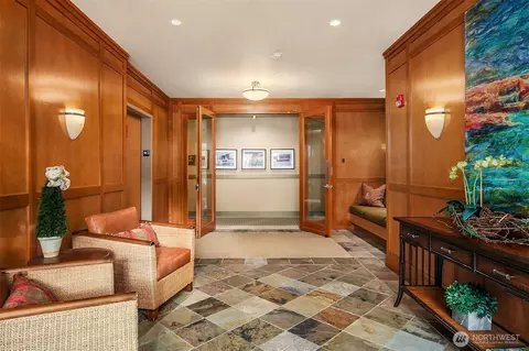 71 Pine St #302, Edmonds, WA 98020 photo 2