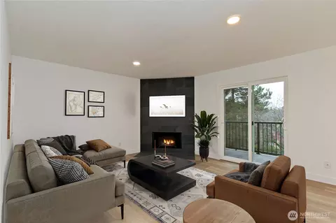 12525 NE 145th Pl #F93, Kirkland, WA 98034