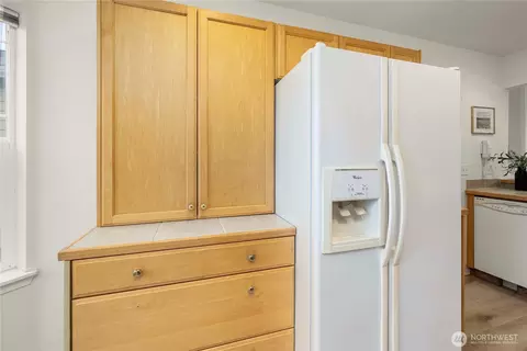 Kitchen - 19504 SE 24th #B, Bothell, WA 98012 photo 5 of 5
