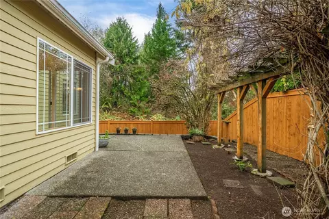 Exterior - 19504 SE 24th #B, Bothell, WA 98012 photo 4 of 5
