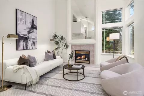 Living - 19504 SE 24th #B, Bothell, WA 98012 photo 2 of 5