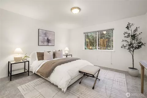 Bedroom - 19504 SE 24th #B, Bothell, WA 98012 photo 1 of 7