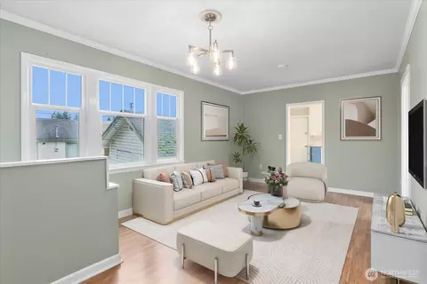 Living - 1016 Rockefeller Ave, Everett, WA 98201 photo 1 of 3