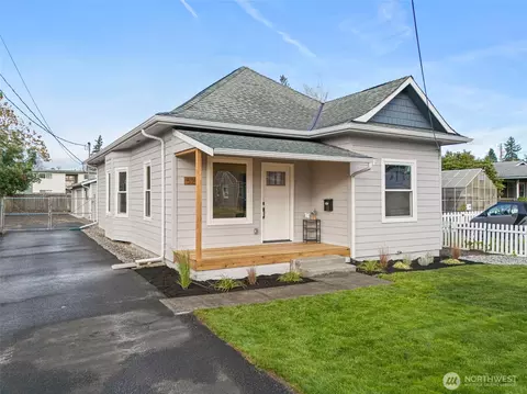 529 4th Ave SE, Puyallup, WA 98372