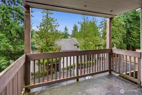 10506 NE 32nd Pl #G203, Bellevue, WA 98004