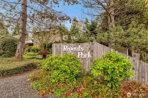 1210 101st Pl NE #1210, Bellevue, WA 98004