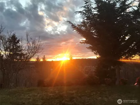 10617 189th Ave E, Bonney Lake, WA 98391