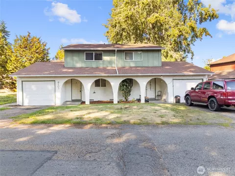 6102 Glen Mary Ln SE #A/B, Lacey, WA 98503