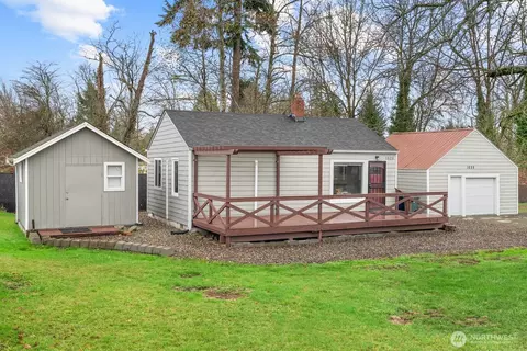 1025 S 84th St, Tacoma, WA 98444