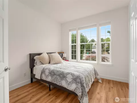Bedroom - 4620 151st Pl SE, Everett, WA 98208 photo 1 of 10