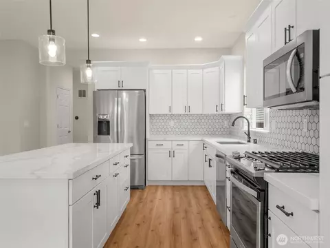 Kitchen - 4620 151st Pl SE, Everett, WA 98208 photo 3 of 3