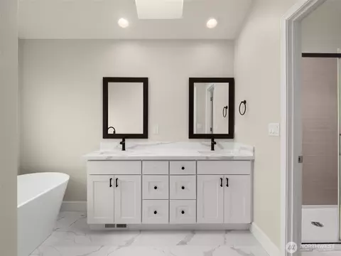 Bath - 4620 151st Pl SE, Everett, WA 98208 photo 4 of 6