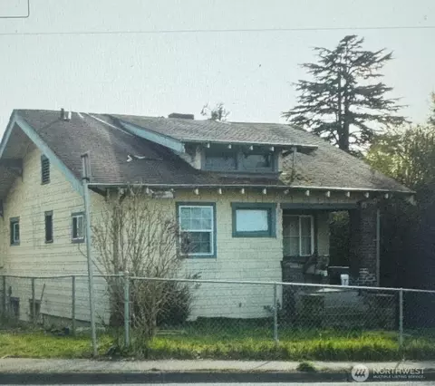1937 4th St, Bremerton, WA 98337