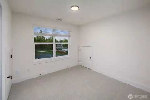 Bedroom - 20 160th Pl SE, Bothell, WA 98012 photo 4 of 8