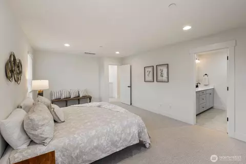 Bedroom - 20 160th Pl SE, Bothell, WA 98012 photo 2 of 8