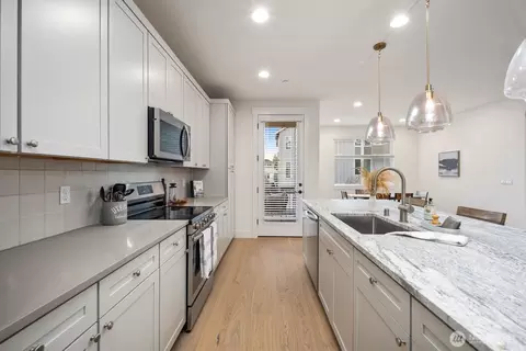 Kitchen - 20 160th Pl SE, Bothell, WA 98012 photo 2 of 6