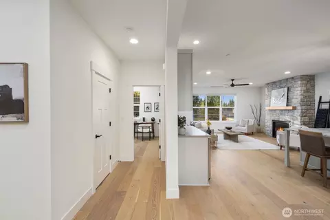 Entry Way - 20 160th Pl SE, Bothell, WA 98012 photo 2 of 3