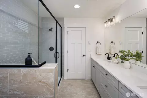 Bath - 20 160th Pl SE, Bothell, WA 98012 photo 3 of 7