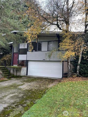 142 109th Ave SE, Bellevue, WA 98004