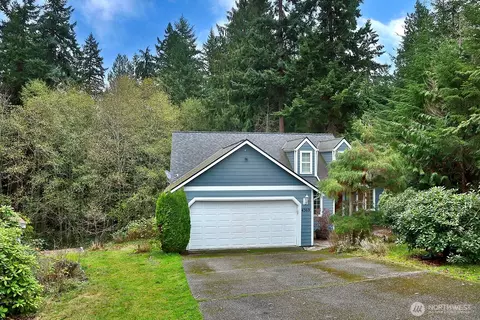 4369 Shadowood Dr, Clinton, WA 98236