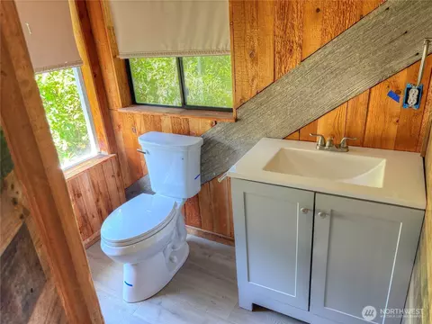 Bath - 81 E Panorama Way, Grapeview, WA 98546 photo 3 of 3