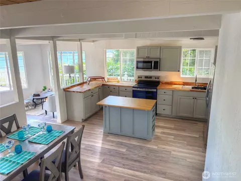 Kitchen - 81 E Panorama Way, Grapeview, WA 98546 photo 2 of 2