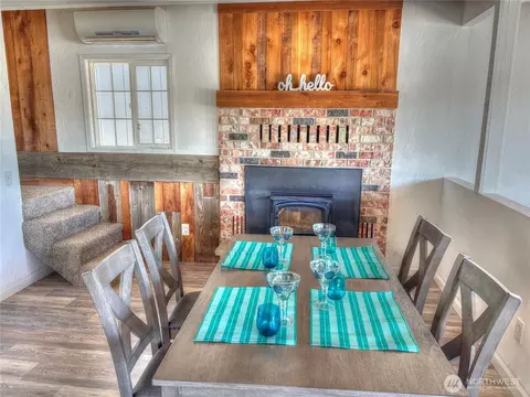 Dining - 81 E Panorama Way, Grapeview, WA 98546 photo 1 of 1
